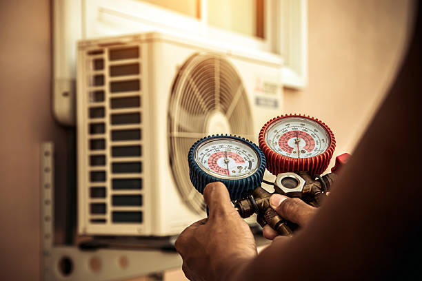 Professional Hvac technician working in Yale, MI